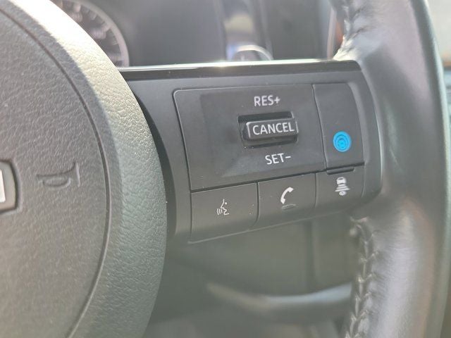 2023 Nissan Pathfinder SV