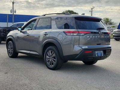 2023 Nissan Pathfinder SV