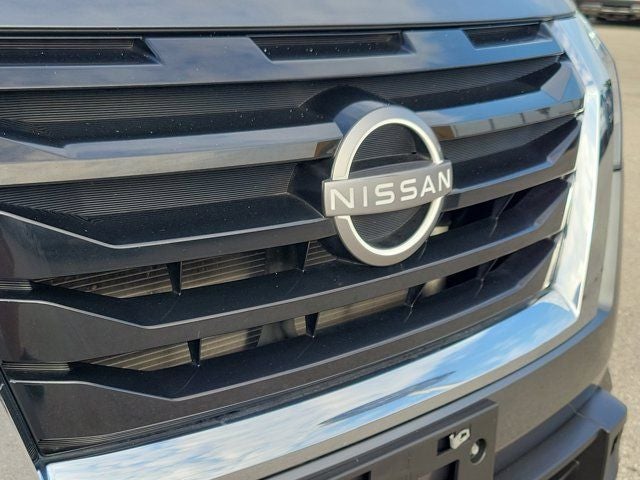 2023 Nissan Pathfinder SV