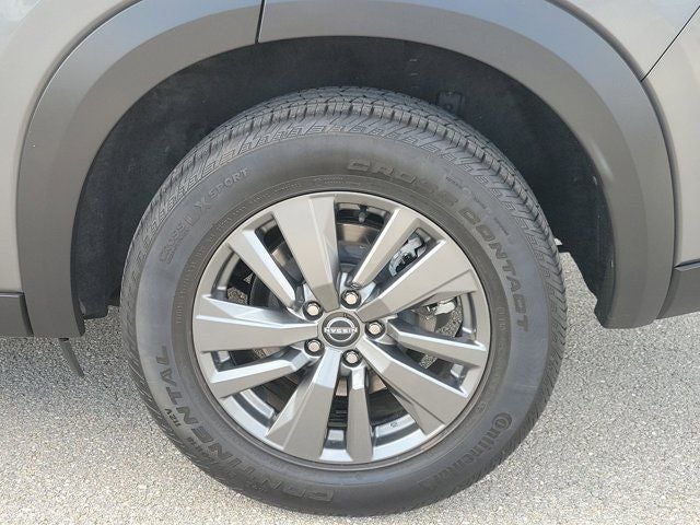 2023 Nissan Pathfinder SV