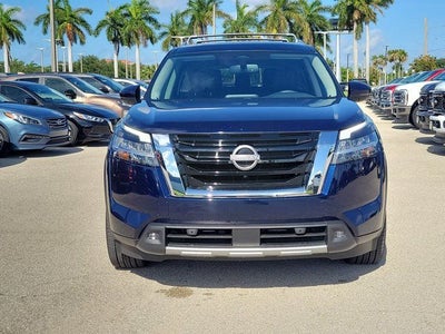 2022 Nissan Pathfinder SL