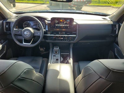 2022 Nissan Pathfinder SL
