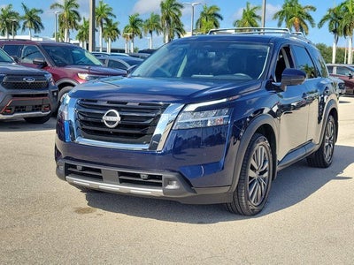 2022 Nissan Pathfinder SL