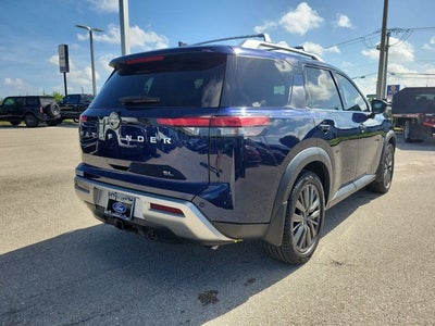 2022 Nissan Pathfinder SL