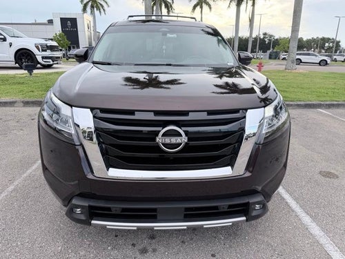 2022 Nissan Pathfinder SL
