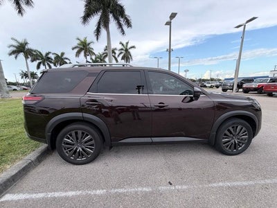 2022 Nissan Pathfinder SL