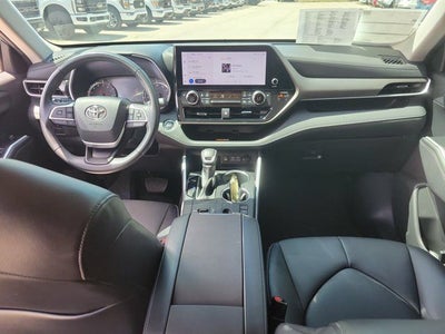 2023 Toyota Highlander XLE