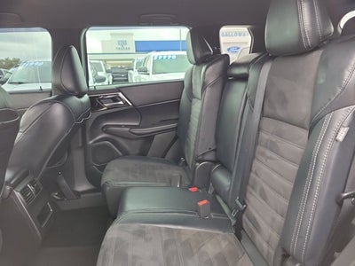 2023 Mitsubishi Outlander SE