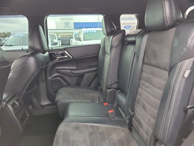 2023 Mitsubishi Outlander SE