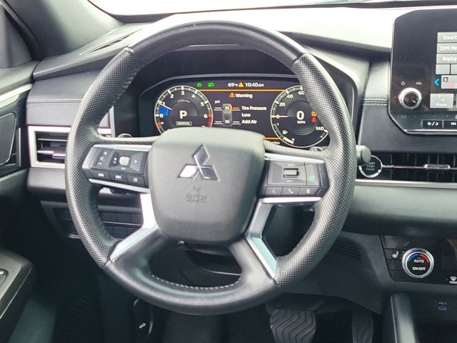 2023 Mitsubishi Outlander SE