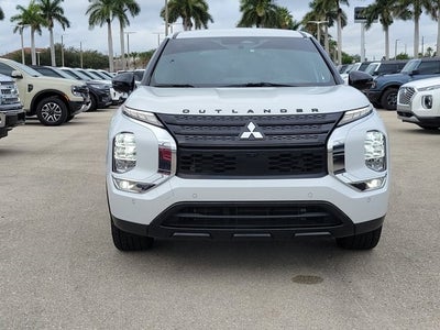 2023 Mitsubishi Outlander SE