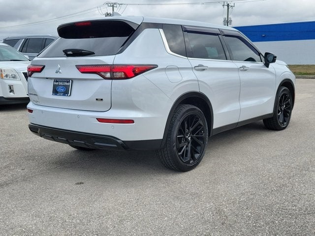 2023 Mitsubishi Outlander SE