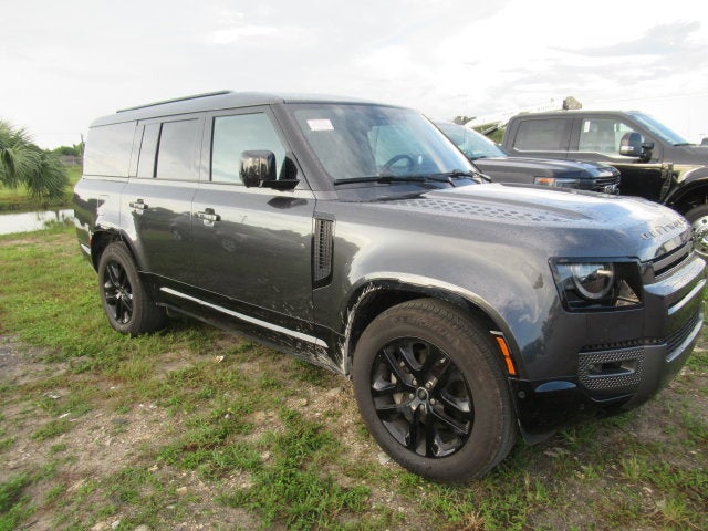 2025 Land Rover Defender 130 Outbound