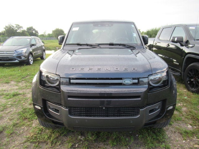 2025 Land Rover Defender 130 Outbound