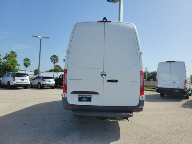 2021 Freightliner Sprinter 2500 High Roof