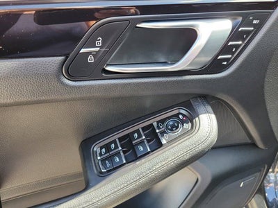 2020 Porsche Macan Base