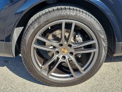 2023 Porsche Cayenne Base