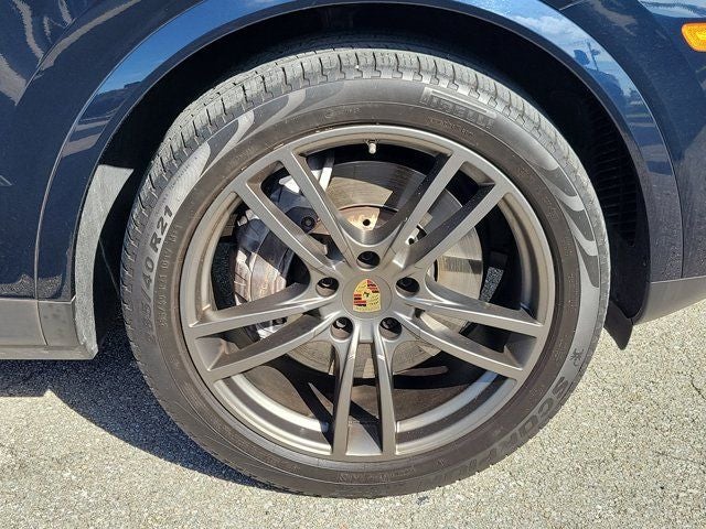 2023 Porsche Cayenne Base
