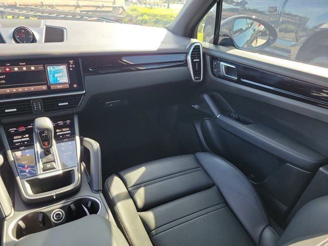 2023 Porsche Cayenne Base