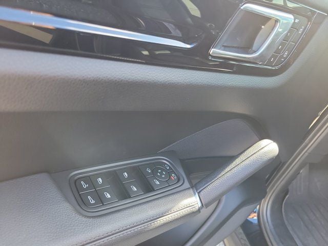 2023 Porsche Cayenne Base