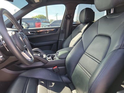 2023 Porsche Cayenne Base