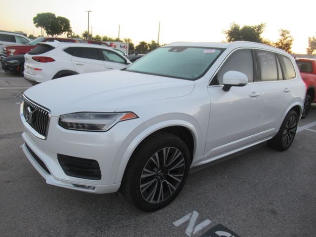 2022 Volvo XC90 T5 Momentum